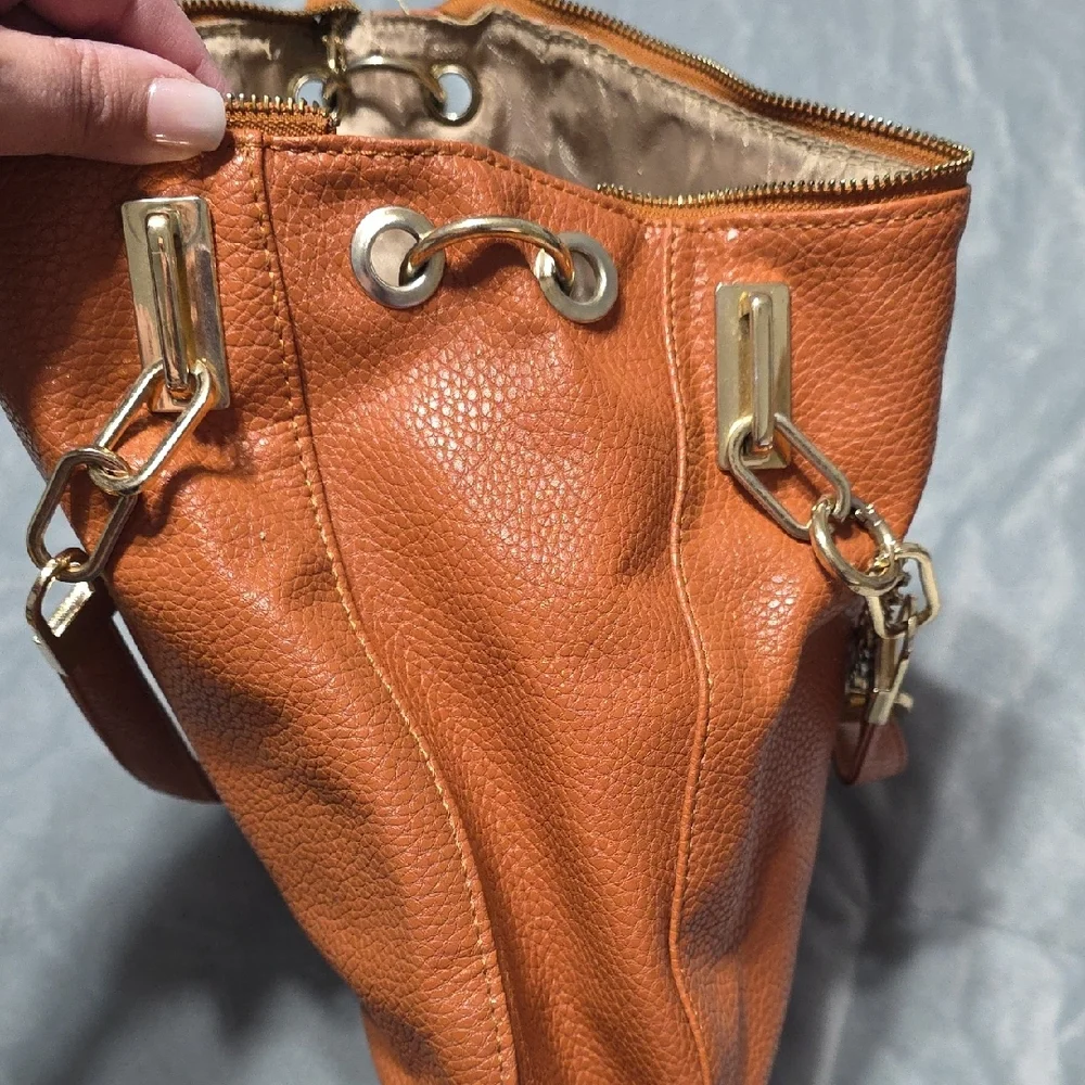 Michael Kors Orange Leather Shoulder Bag with Coin Pouch - Picture 4 of 5